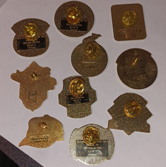 Authentic vintage Oakland A's collectible pins $9 each or all 10 for $80 - Picture 8 of 8